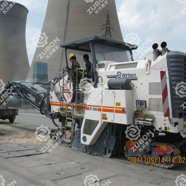 湖南怀化市政道路改造铣刨